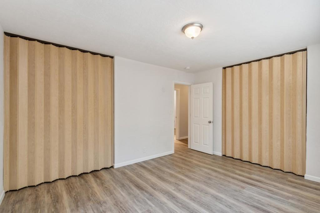 https://media.crmls.org/mediaz/e7189f06-7822-404b-9611-8fe0d8189bc6.jpg?preset=X-Large