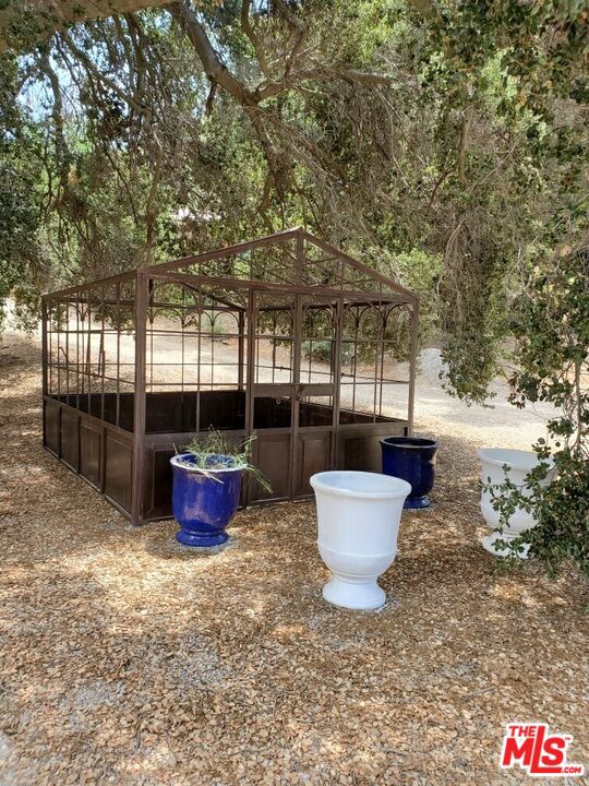 118 W Carlisle Road, Westlake Village CA: https://media.crmls.org/mediaz/e7199bc4-804a-4c68-bb20-fa79cd4b58c1.jpg
