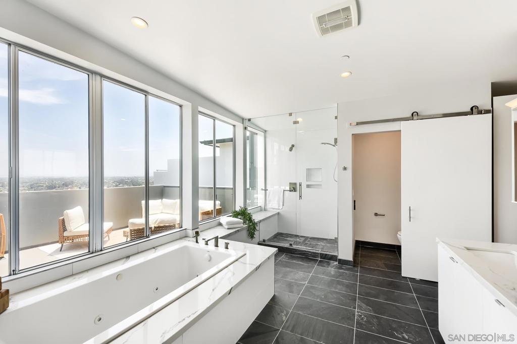 5725 Soledad Mountain - photo 20