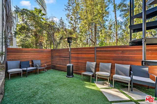 3026 PASSMORE Drive, Los Angeles CA: https://media.crmls.org/mediaz/e719f2f7-127d-470e-9946-b4473d087861.jpg