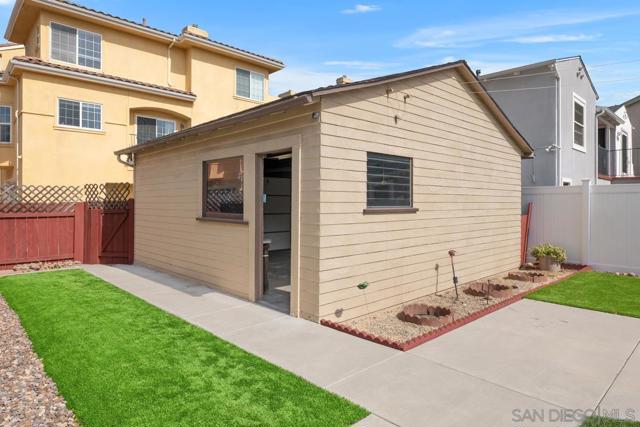 4365 Kansas, San Diego CA: https://media.crmls.org/mediaz/e71a5021-95ca-457c-8dc4-3b7579229cc1.jpg