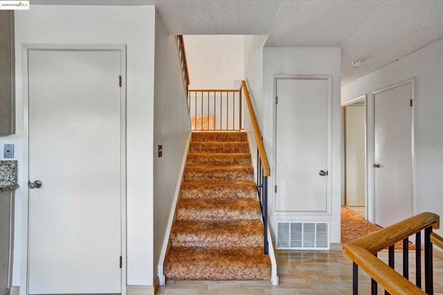 34607 Wells Ave, Fremont CA: https://media.crmls.org/mediaz/e71a7138-933a-4845-a474-b3a5b3595d97.jpg