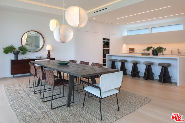 1943 Sunset Plaza Drive, Los Angeles CA: https://media.crmls.org/mediaz/e71ac519-d578-475d-b094-ad343f8075ed.jpg