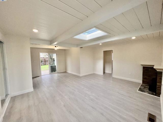 2847 Avon, Concord CA: https://media.crmls.org/mediaz/e71ad53d-4c62-40c2-8781-c95b2221daea.jpg