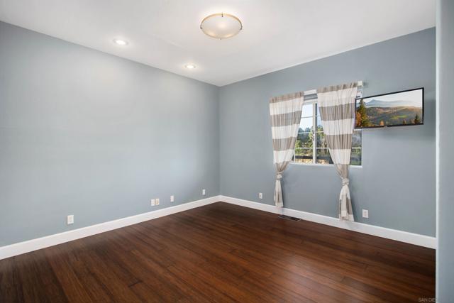 MLS #250042341SD image #17