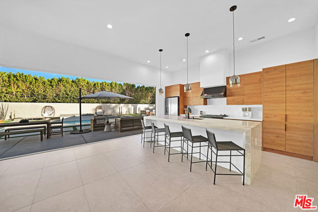 456 E Sonora Road, Palm Springs CA: https://media.crmls.org/mediaz/e71b1e4f-7e97-46fc-a4f9-8e5dfcc46232.jpg