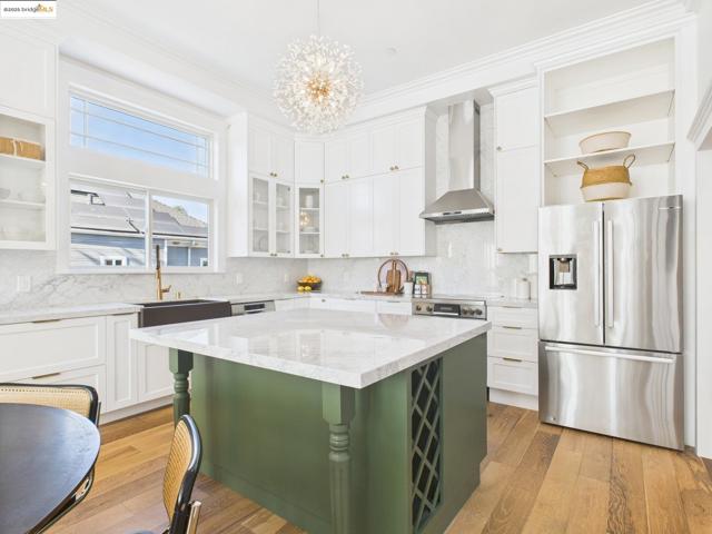 2602 Adeline St, Oakland CA: https://media.crmls.org/mediaz/e71bc186-f5d9-47dc-ab26-9809ab98fff8.jpg