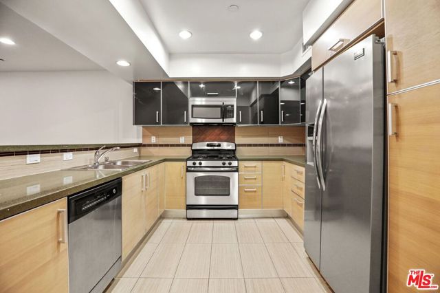 1500 Purdue #Penthouse 4, Los Angeles, CA 90025