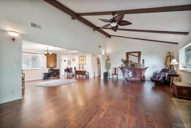 2719 Via Del Robles, Fallbrook CA: https://media.crmls.org/mediaz/e71c1b16-2c41-4c10-978b-3dc100fec271.jpg