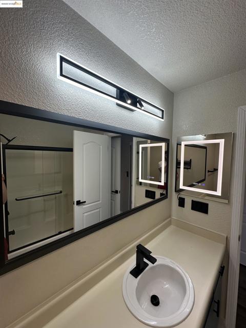 13 Aspen Ct, Vallejo CA: https://media.crmls.org/mediaz/e71cc1da-2506-4e8e-bd6f-8042a3b93f4e.jpg