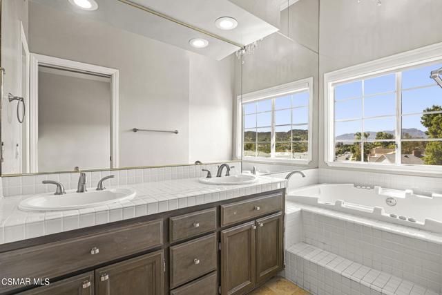 27-web-or-mls-Upmarketmedia_3123Hil-87