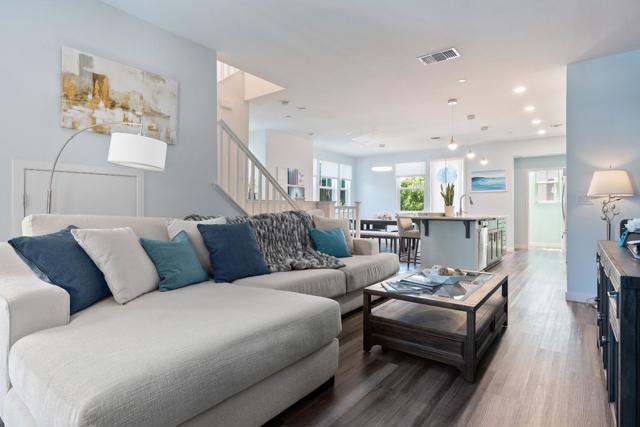 320 Circuit Way, Mountain View CA: https://media.crmls.org/mediaz/e71dfe36-091b-416b-8ac3-f83937668582.jpg