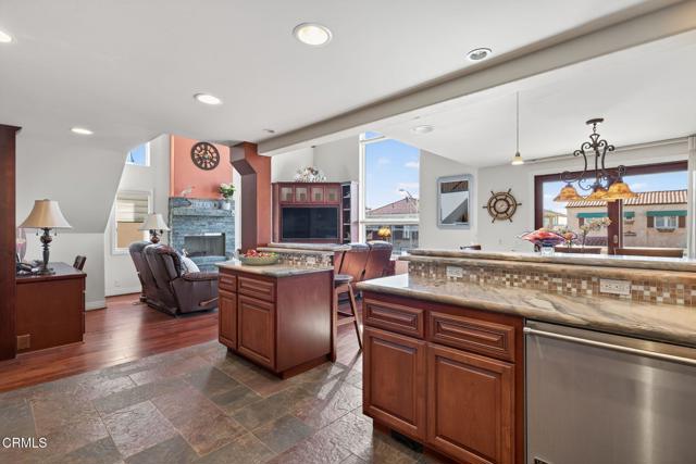 Detail Gallery Image 21 of 59 For 2408 Ocean Dr, Oxnard,  CA 93035 - 3 Beds | 3/1 Baths