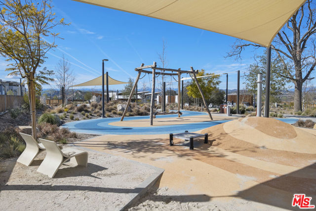 27717 Knoll View Place, Valencia CA: https://media.crmls.org/mediaz/e71f7f5d-db08-48ff-813f-83c8a6ab9580.jpg