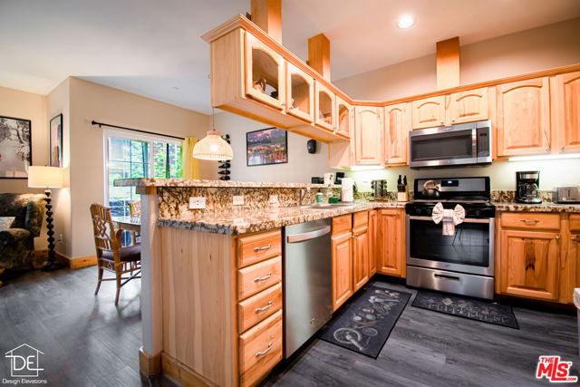8732 Rainbow Avenue, Kings Beach CA: https://media.crmls.org/mediaz/e71f9795-7b32-4b01-a590-7968c5e60185.jpg