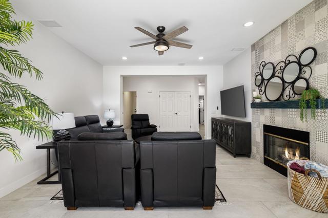 48205 Vista De Nopal, La Quinta CA: https://media.crmls.org/mediaz/e71fb8f8-b9d0-4d63-ba2a-08560ce863ba.jpg