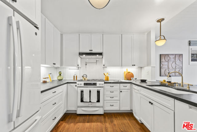 505 Panama Avenue, Long Beach CA: https://media.crmls.org/mediaz/e72045b7-e504-4673-b81d-7e3f6562faab.jpg