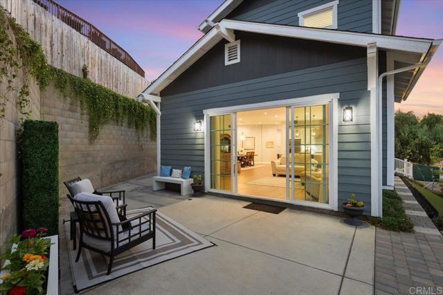 276 Hilltop Drive, Chula Vista CA: https://media.crmls.org/mediaz/e7208bad-8ec8-407e-85eb-6a794b9f2510.jpg