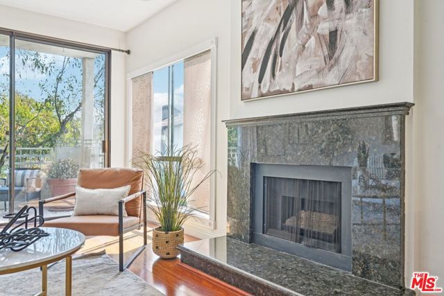 1209 Amherst Avenue, Los Angeles CA: https://media.crmls.org/mediaz/e720d617-c7ac-4c31-94c6-76a05c6025aa.jpg