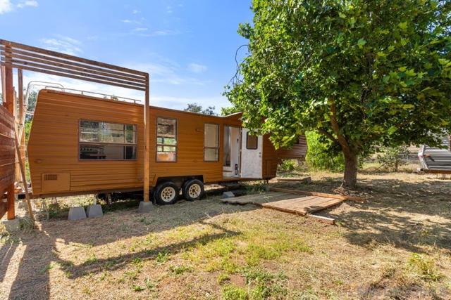 18940 Littlefield Lane, Valley Center CA: https://media.crmls.org/mediaz/e720fc29-8c87-4916-9109-8c80b11bbd57.jpg