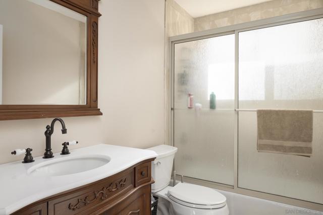 29531 Gordon Hill Road, Valley Center CA: https://media.crmls.org/mediaz/e7226947-a6e6-418f-a41f-5837b8f76665.jpg