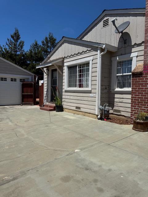 129 Rodeo Avenue, Salinas CA: https://media.crmls.org/mediaz/e722e249-7d08-4bab-aaa1-8f952abf38f4.jpg