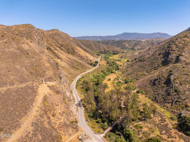 4850 N Moorpark Road, Thousand Oaks CA: https://media.crmls.org/mediaz/e722e49d-c163-4905-81ea-6329ec18eb17.jpg