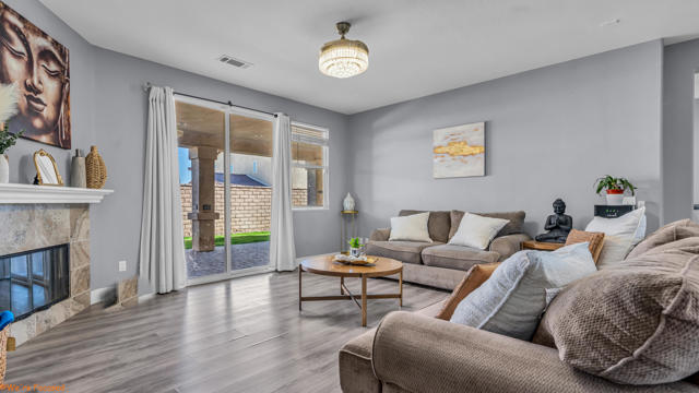 37434 Bradford Drive, Indio CA: https://media.crmls.org/mediaz/e722f2db-130b-4a31-83e1-700bc53709fd.jpg
