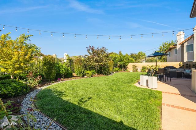 12147 Alder Grove Street, Moorpark CA: https://media.crmls.org/mediaz/e7233152-d8a5-488b-926b-c6d37f337361.jpg