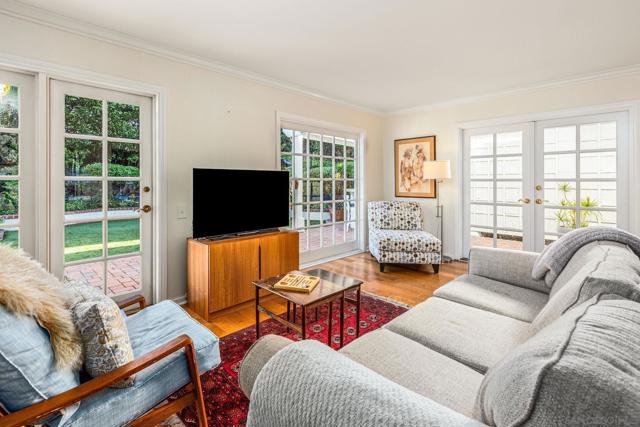 27126 Mariscal Ln, Mission Viejo CA: https://media.crmls.org/mediaz/e7235142-7bf0-46fc-a626-b952dd204f6a.jpg
