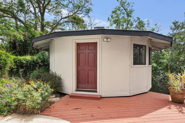 375 Montecillo Dr, Walnut Creek CA: https://media.crmls.org/mediaz/e7236d52-fbbb-43e5-b779-ecbddc2cd497.jpg