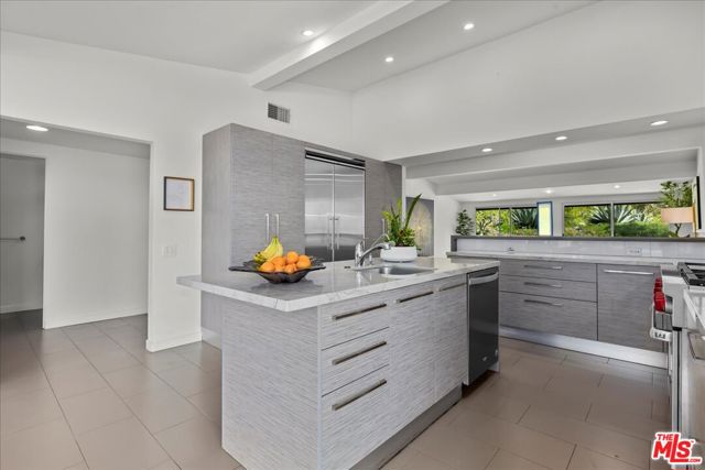 Drew Fenton | 16633 Bienveneda Place Pacific Palisades CA | MLS: 7170214