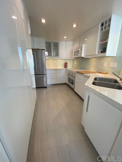 Detail Gallery Image 5 of 17 For 7215 Calabria Ct, San Diego,  CA 92122 - 2 Beds | 2 Baths