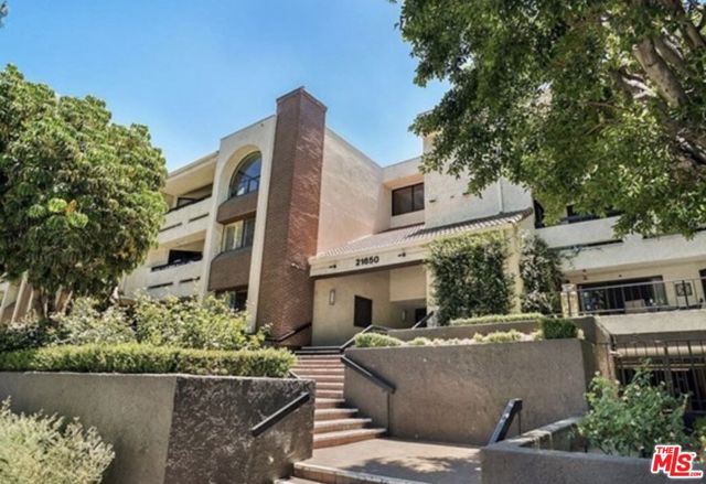 21650 Burbank Boulevard, 211 photo 1