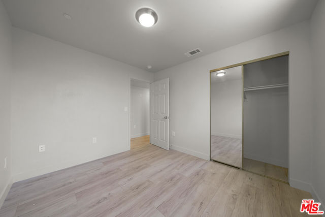 236 W 84th Place, Los Angeles CA: https://media.crmls.org/mediaz/e7258adb-dcf9-420c-ab3e-83cb774a182e.jpg