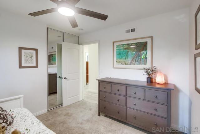 10518 Gabacho Dr, San Diego CA: https://media.crmls.org/mediaz/e7262ca6-0b63-41d3-a61c-631738f181cf.jpg