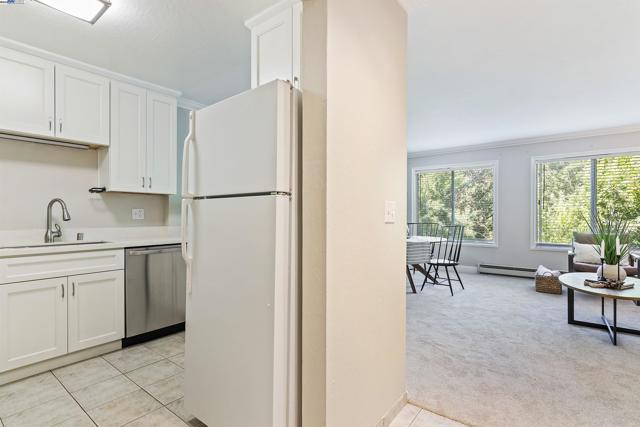 1743 Carmel Dr, Walnut Creek CA: https://media.crmls.org/mediaz/e72689a8-f556-4a95-9a5d-4a2f923d32a4.jpg