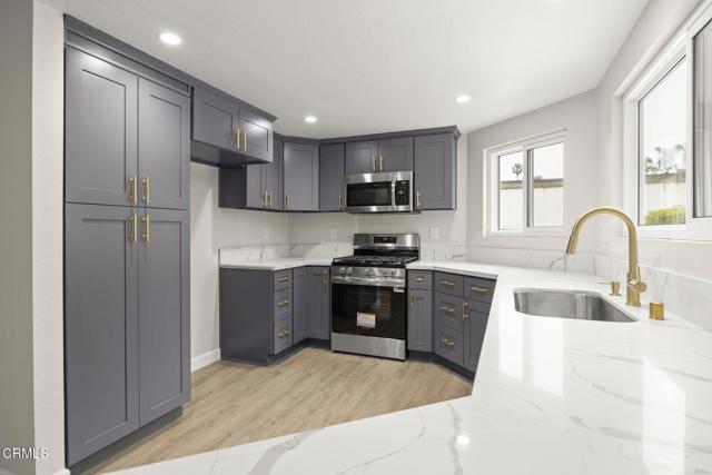 Detail Gallery Image 13 of 37 For 1714 Lookout Dr, Oxnard,  CA 93035 - 4 Beds | 2 Baths