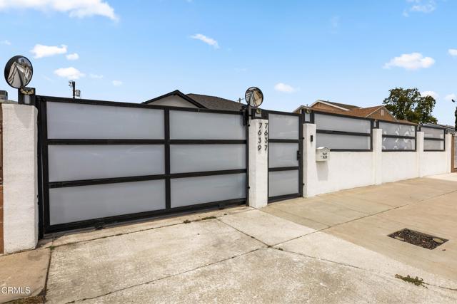 7637 Radford Avenue, North Hollywood CA: https://media.crmls.org/mediaz/e726eced-3146-475f-a38a-3b4cc9cfeca5.jpg