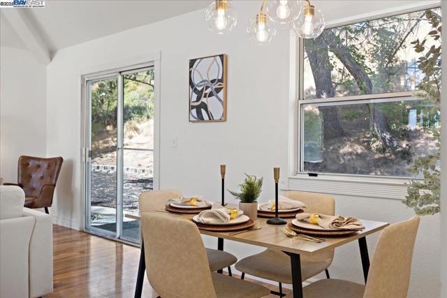1218 Locust Dr, Vallejo CA: https://media.crmls.org/mediaz/e726f551-1353-42d6-888c-c8121f831e2b.jpg