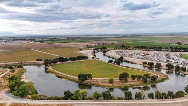 15954 Testarossa Street, Lathrop CA: https://media.crmls.org/mediaz/e72752f2-7a9d-4fc6-a76b-898d1236599e.jpg