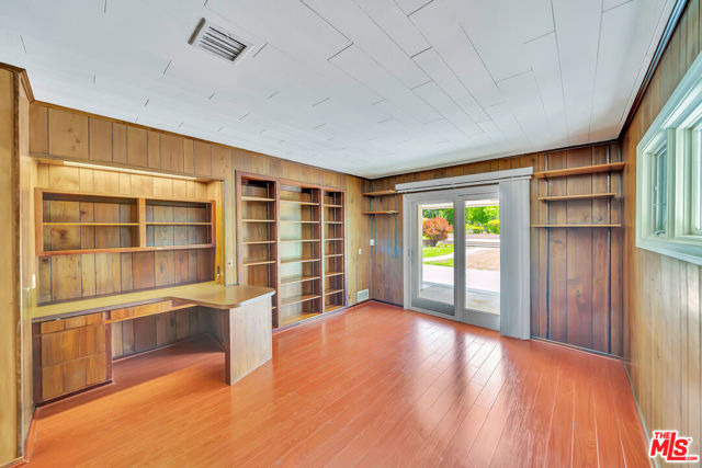 1100 Rodeo Road, Arcadia CA: https://media.crmls.org/mediaz/e7283ec3-b5bc-4ed9-af0c-b9fac8d1efa6.jpg
