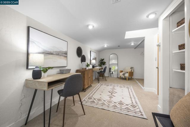 505 Ridgeview Ct, Pleasant Hill CA: https://media.crmls.org/mediaz/e7285330-3508-44ae-a560-2cf635e11988.jpg
