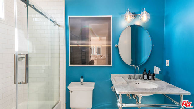 6815 Dume Drive, Malibu CA: https://media.crmls.org/mediaz/e728def0-b027-44ed-877b-5c3aa5ed493d.jpg