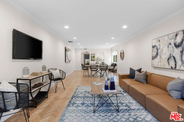 1045 North Kings Road, 207 photo 1