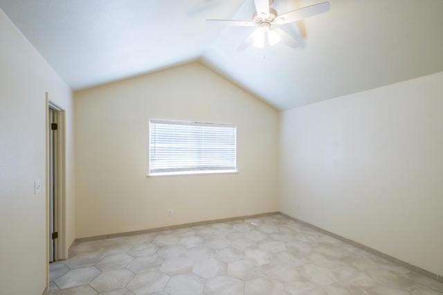 1542 E Alluvial Avenue, Fresno CA: https://media.crmls.org/mediaz/e72aa5be-1022-4dda-b26d-eaa770191224.jpg
