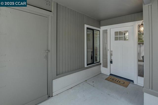1317 Stanley Dollar Dr, Walnut Creek CA: https://media.crmls.org/mediaz/e72b7243-d652-4ed5-a134-4d8146e1ef03.jpg
