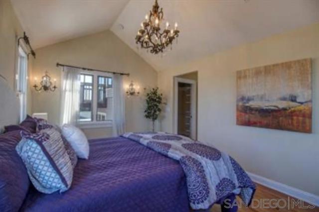2375 Montclair St, San Diego CA: https://media.crmls.org/mediaz/e72b8da4-313e-4a33-8562-5ac0acedc149.jpg