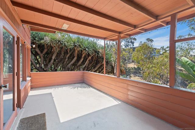 415 W Nutmeg St, San Diego CA: https://media.crmls.org/mediaz/e72bd947-a2aa-47db-8391-718845bad3a3.jpg