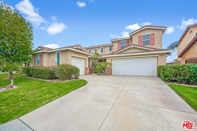 11372 Bridgeway Court, Riverside CA: https://media.crmls.org/mediaz/e72c6087-6401-4419-b642-7a6ebc12846b.jpg